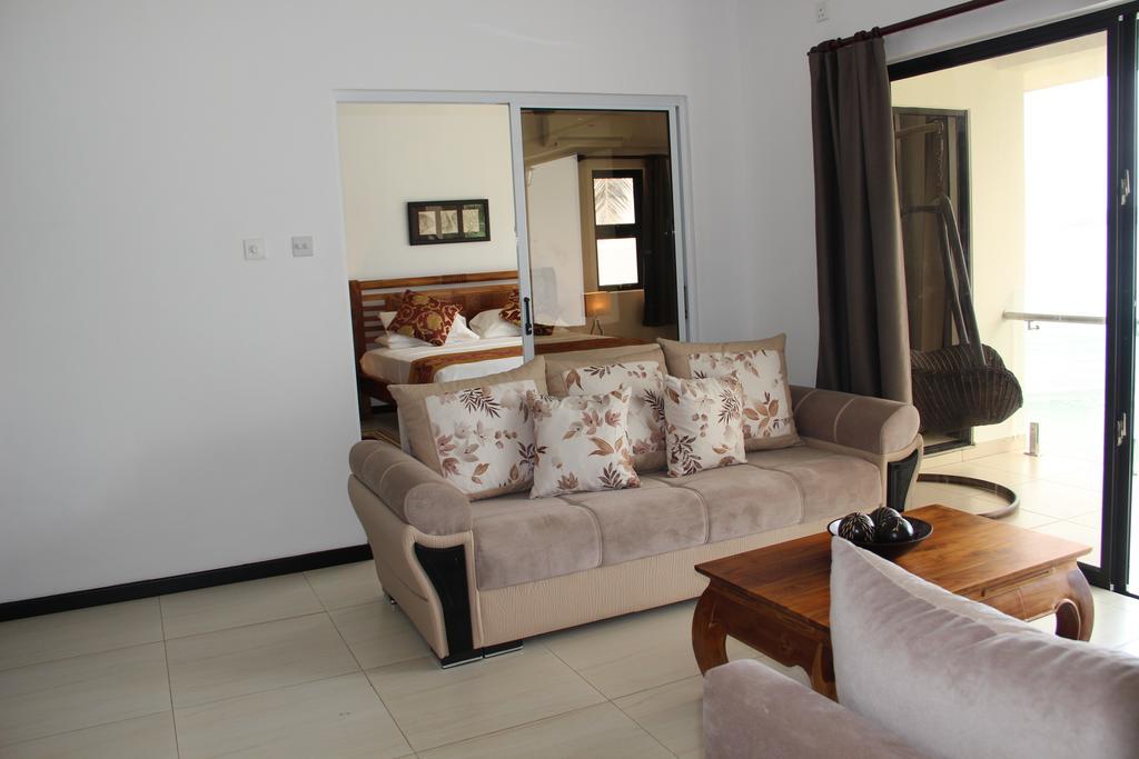 Surfers Cove Apartments Bel Ombre Esterno foto