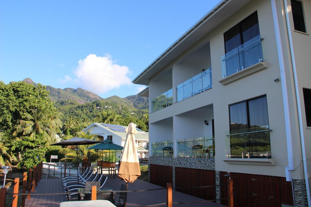 Surfers Cove Apartments Bel Ombre Esterno foto