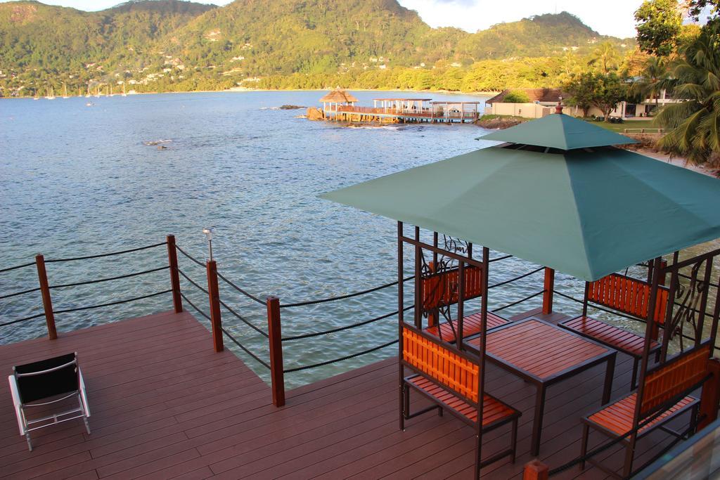 Surfers Cove Apartments Bel Ombre Esterno foto