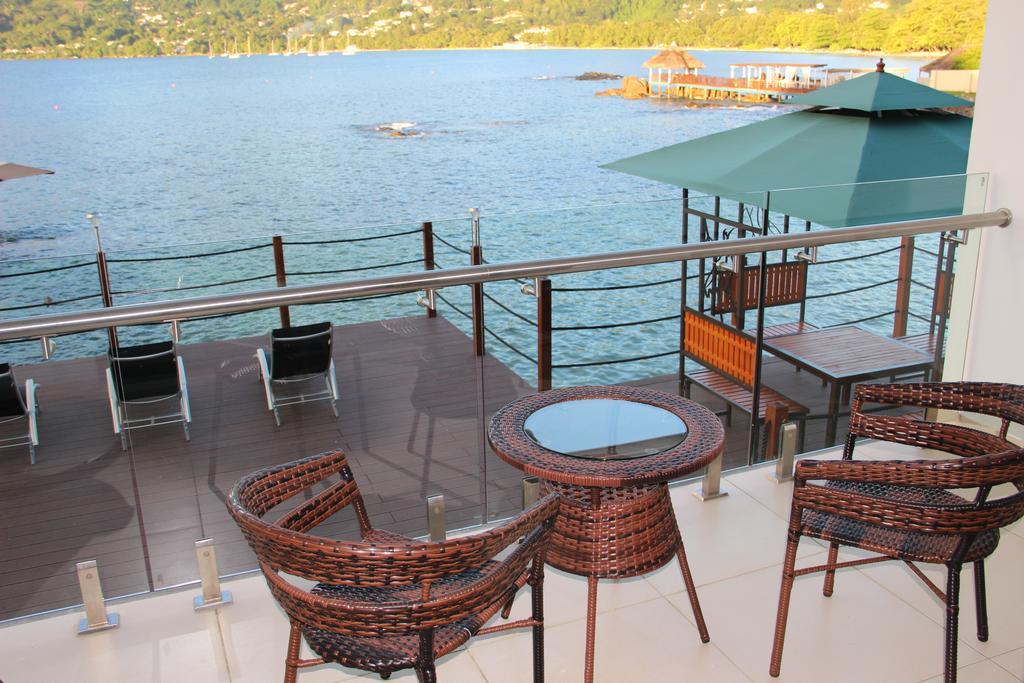Surfers Cove Apartments Bel Ombre Esterno foto